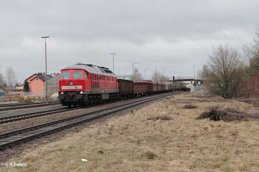 232 131-3 mit langem gemischten Umleitergterzug nach Cheb in Wiesau/Oberpfalz. 13.04.13