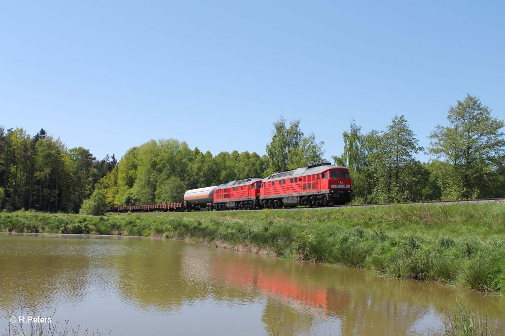 232 569-4 und 233 511-5 mit dem 45363 Nrnberg - Cheb bei Wiesau. 19.05.13