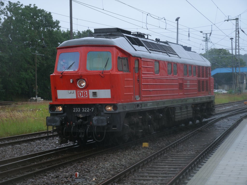 233 322,am 21.Juli 2011,bei strmenden Regen unterwegs in Bergen/Rgen.