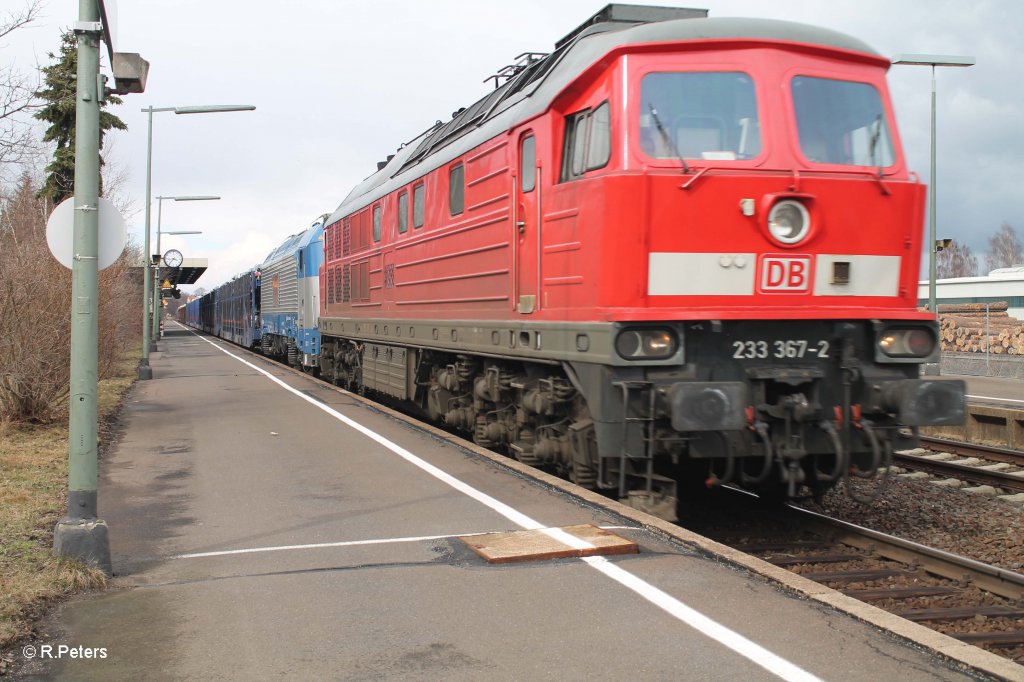 233 367-2 mit CD E-Lok und gemischten langen Gterzug in Wiesau/Oberpfalz. 12.04.13