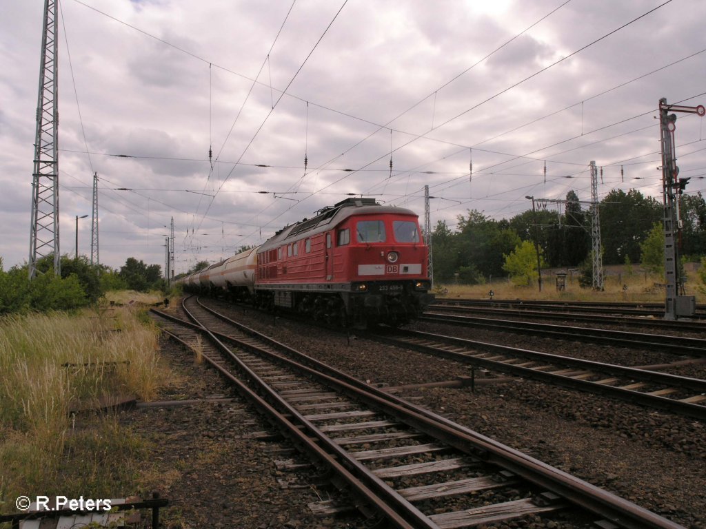 233 458-9 fhrt in Eisenhttenstadt mit ein Gas-Kesselzug ein. 11.06.08