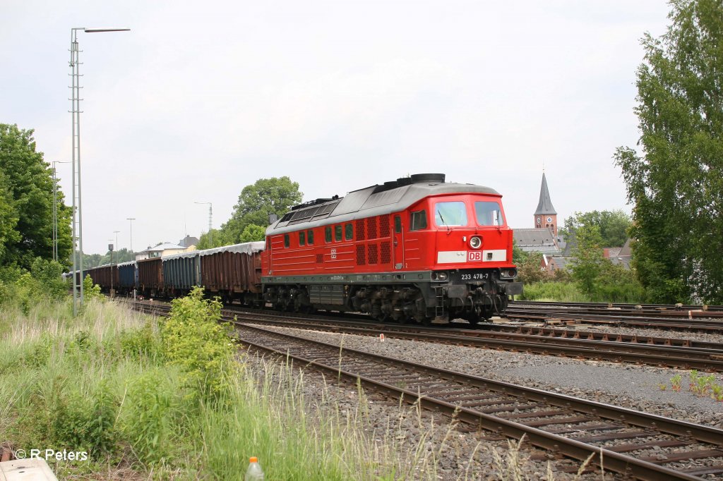 233 478-7 mit dem Schrottzug aus Chep nach Nrnberg bei der durchfahrt in Marktredwitz. 31.05.12
