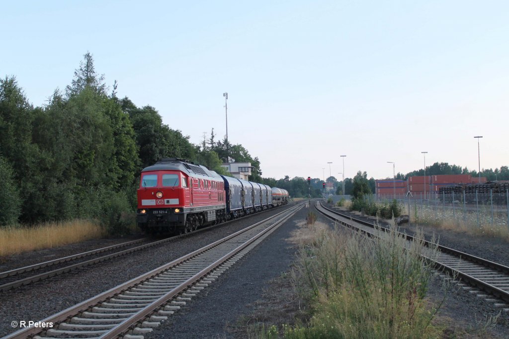 233 521-4 mit dem kurzen umleiter 45360 Cheb - Nrnberg bei der durchfahrt in Wiesau. 30.07.13