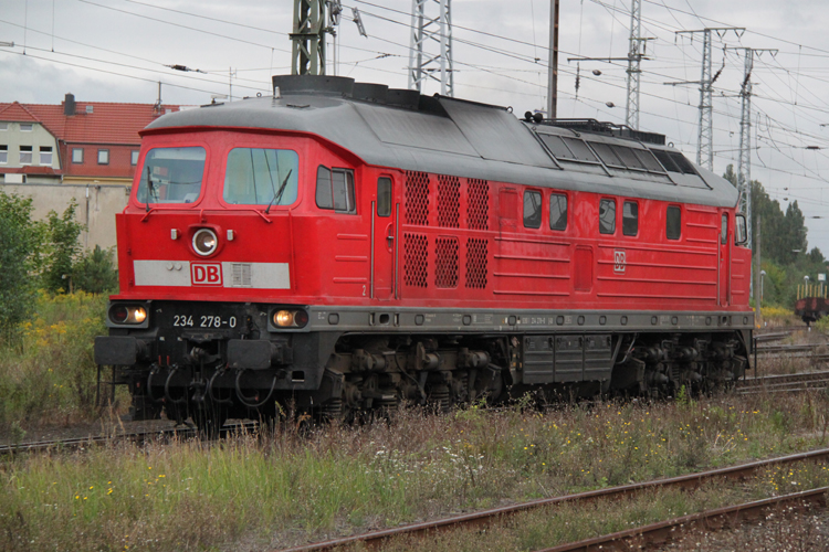 234 278-0 beim Rangieren im Bahnhof Stendal.27.08.2011