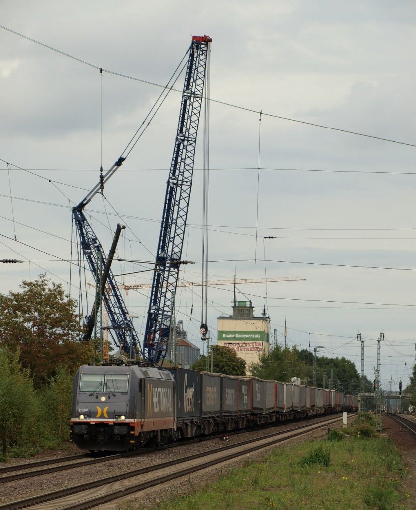 241.001 fuhr mit einem Van-Dieren durch Tostedt am 25.9.