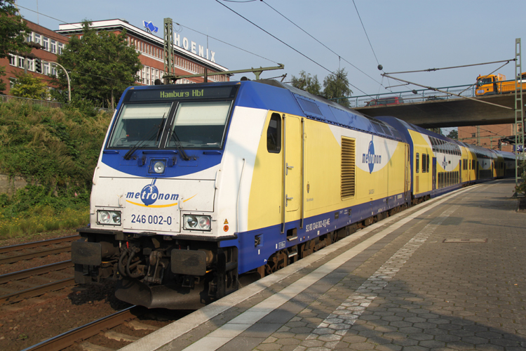 246 002-0 mit ME von Cuxhaven nach Hamburg Hbf kurz nach der Ankunft im Harburger Bf.03.09.2011