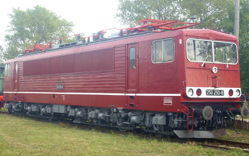 250 250-8 beim Eisenbahnfest in Weimar 13.10.2012