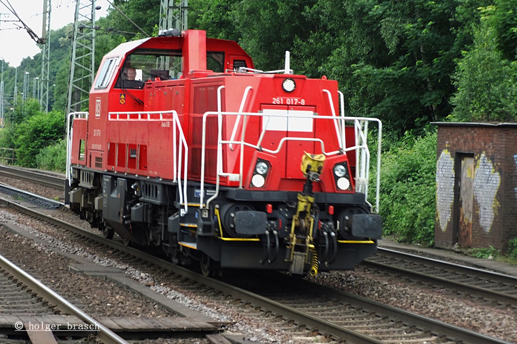 261 017 fuhr am 13.06.13 durch hbf harburg