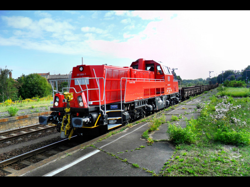 261 089-7 von DB Schenker Rail rangiert am 08.09.2012 im Bahnhof Zeitz mit Flachwagen.