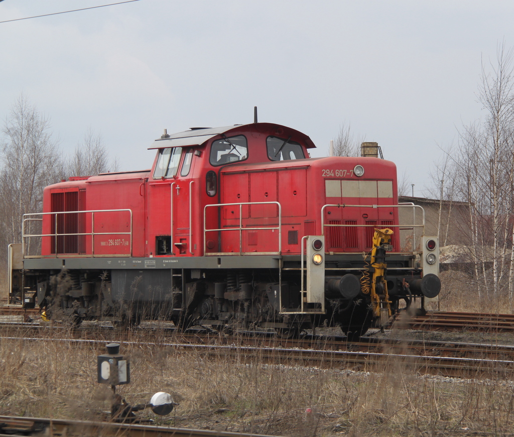 294 607-7 steht in Leipzig-Engelsdorf.13.04.2013