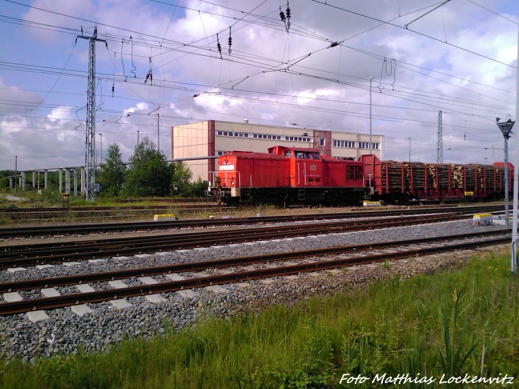 298 318-7 beim Rangieren in Mukran am 27.6.13