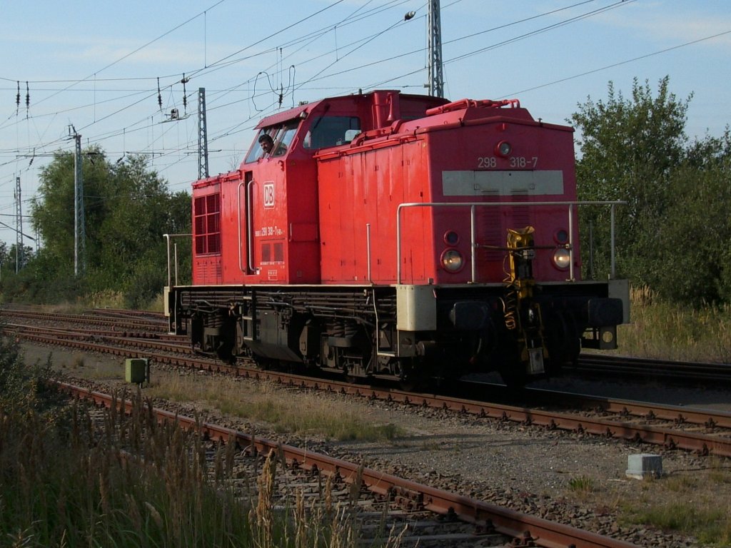 298 318 am 09.September 2009 an der Westeinfahrt von Mukran.