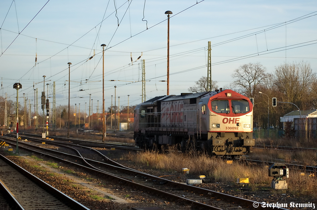 330092 (250 005-6) OHE - Osthannoversche Eisenbahn AG beim rangieren in Stendal. 28.12.2011