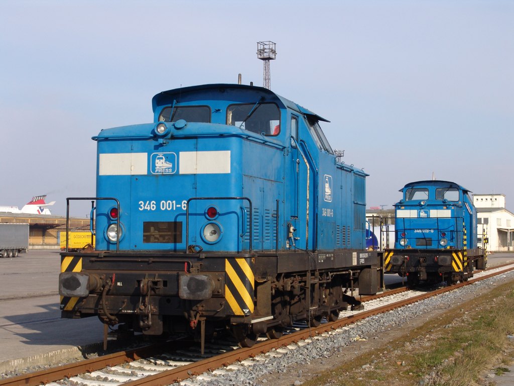 346 001-6+346 019-6 angestellt am 24.03.08 im Rostocker berseehafen.