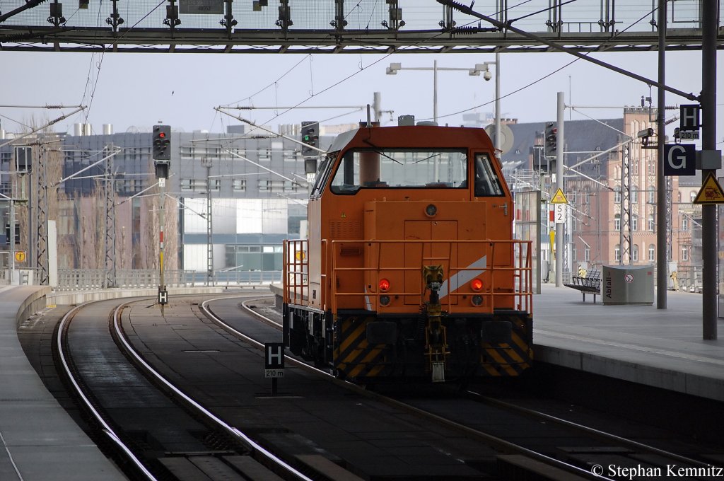 352 103 von der northrail als Lz im Berliner Hbf. in Richtung Berlin Friedrichstrae unterwegs. 12.03.2011