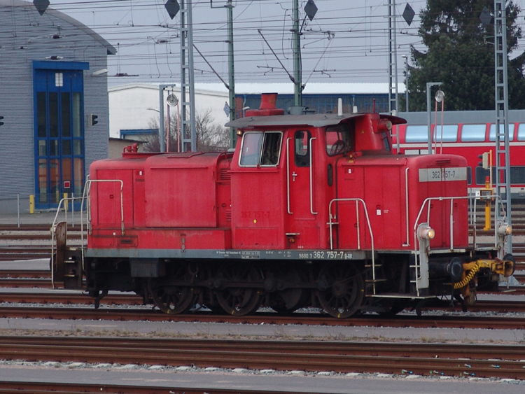 362 757-7 wartet auf Arbeit im BW Rostock Hbf.(25.02.2011)