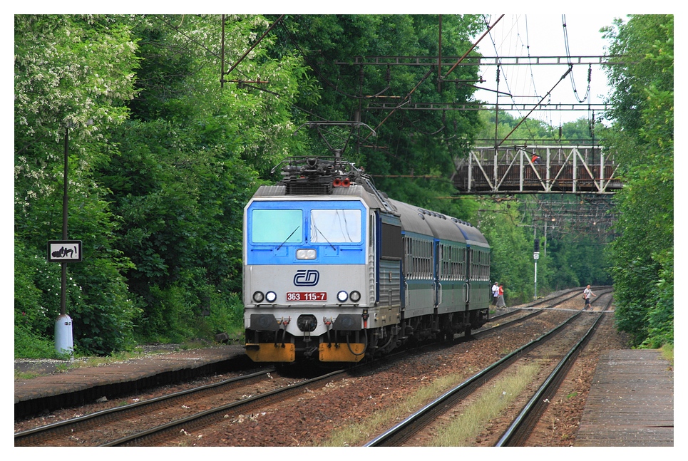 363 115-7 mit den Os7058 aus Most nach Cheb am 15.06.2013 