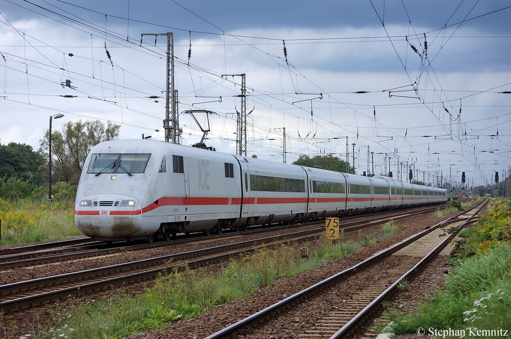 401 553-3  Neumnster  als ICE 691 von Berlin Ostbahnhof nach Frankfurt(Main)Hbf in Priort. Er wurde ber den Westlichen Berliner Auenring umgeleitet. 29.08.2011