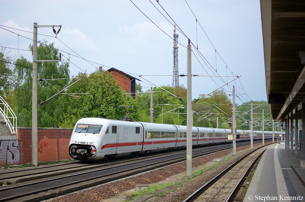 402 037-6  Neustrelitz  & 402 041-8  Bad Hersfeld  als ICE 846 von Berlin Hbf(tief) nach Kln Hbf in Rathenow. 26.04.2011 