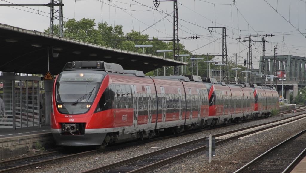 402 039 und 402 046 am 24.07.10 bei der Durchfahrt von Kln Deutz am 24.07.10