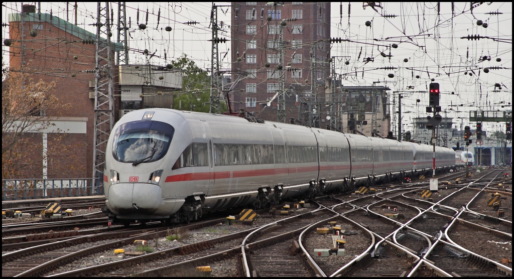 411 083 und vermutlich 411 008 als ICE 1645 von Kln Hbf nach Berlin Hbf am 17.04.11 in Kln