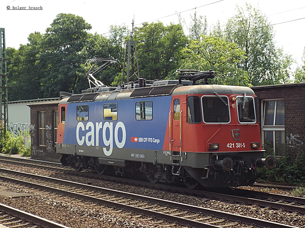 421 381-5 der SBB-CARGO fuhr solo am 02.08.13 durch hh-harburg 