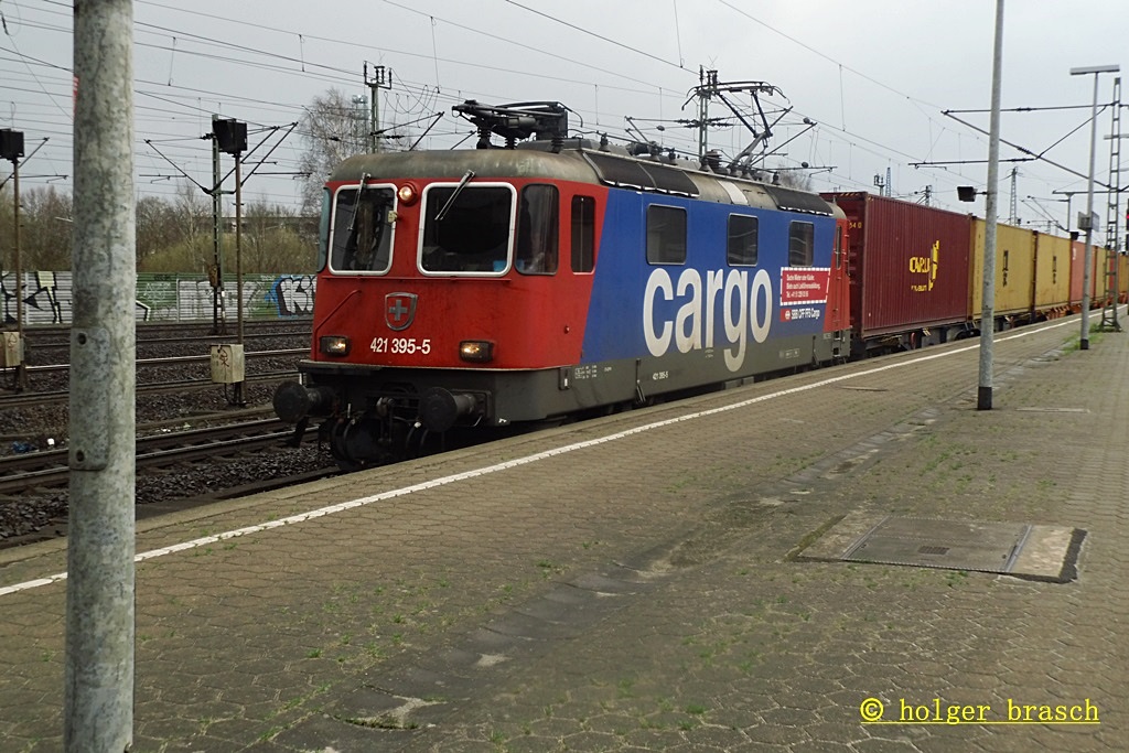 421 395 fuhr mit einen containerzug am 17.05.13 in bhf harburg ein