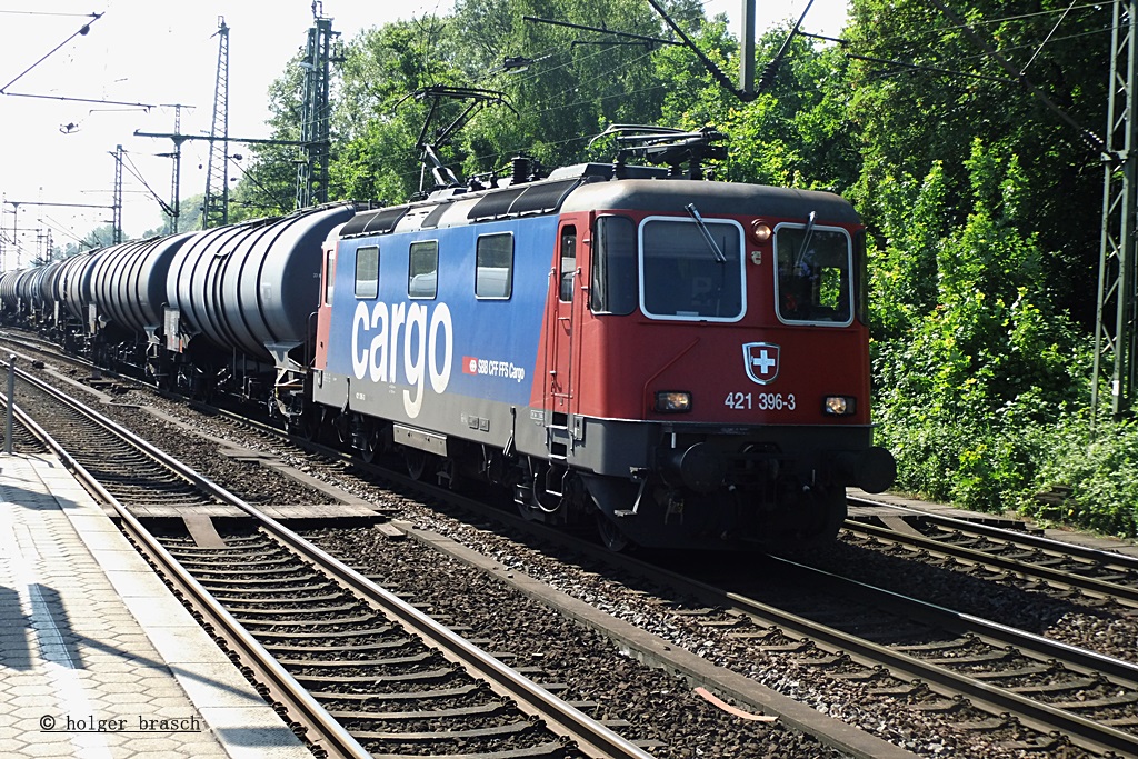 421 396 ist mit einen tankzug am 18.06.13 durch harburg gefahren