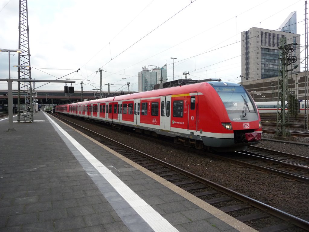 422 013 verlsst den Dsseldorfer Hauptbahnhof, 03.05.2012
S1 -> Solingen Hauptbahnhof