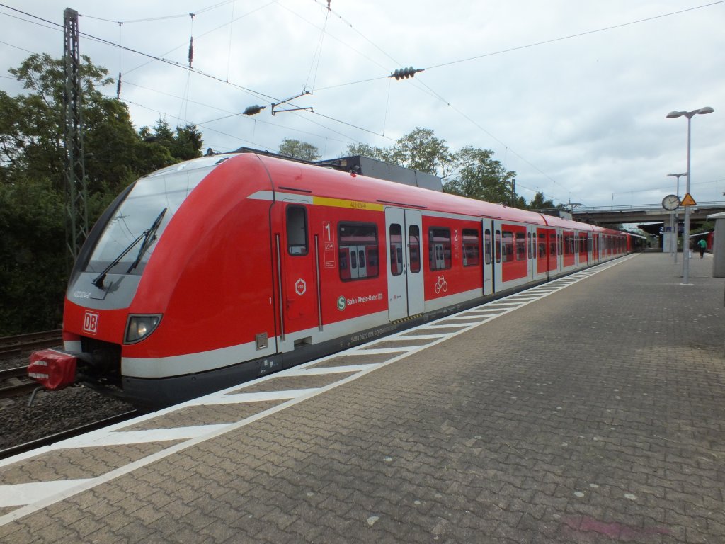 422 024 steht am 3.6.13 in Angermund.
S1 -> Dortmund Hauptbahnhof