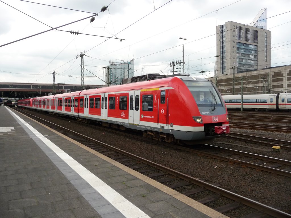 422 049 verlsst am 03.05.2012 Dsseldorf Hauptbahnhof.
S1 -> Solingen Hauptbahnhof