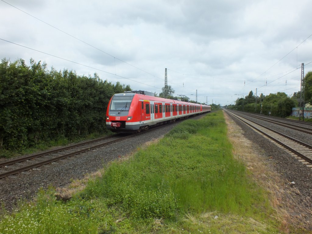 422 059 erreicht am 3.6.13 Angermund.
S1 -> Solingen Hauptbahnhof