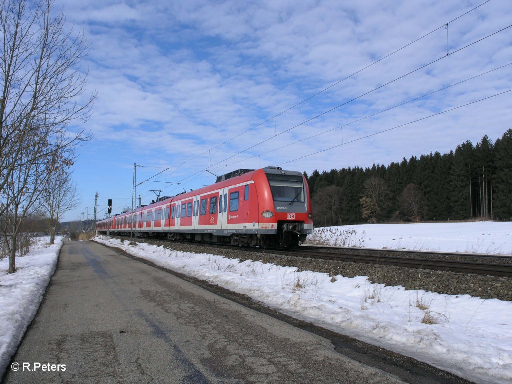 423 219-5 verlsst Geltendorf mit der S7853 S8 Mnchen Flughafen. 28.02.09
