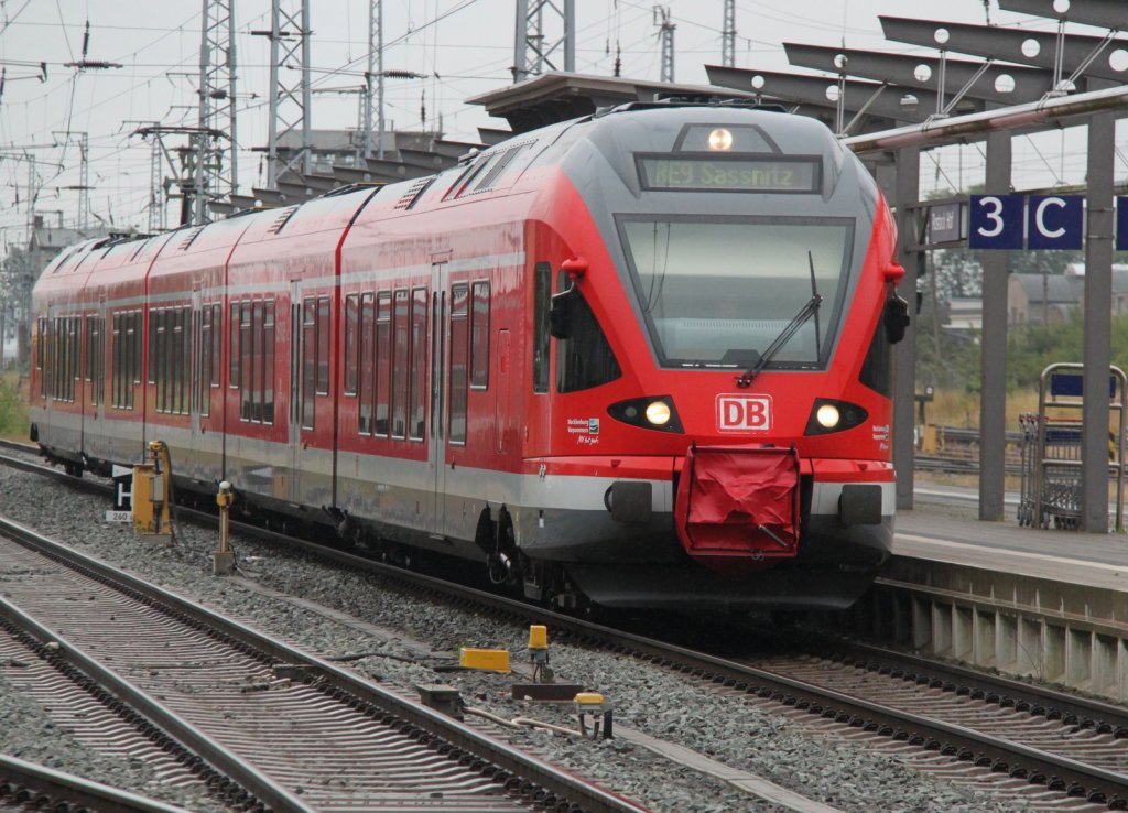 429 029-2 als RE13012 von Sassnitz nach Rostock Hbf bei der Einfahrt im Rostocker Hbf.gegen 17.00 Uhr fuhr der Flirt als RE13015 zurck Richtung Sassnitz.14.07.2012