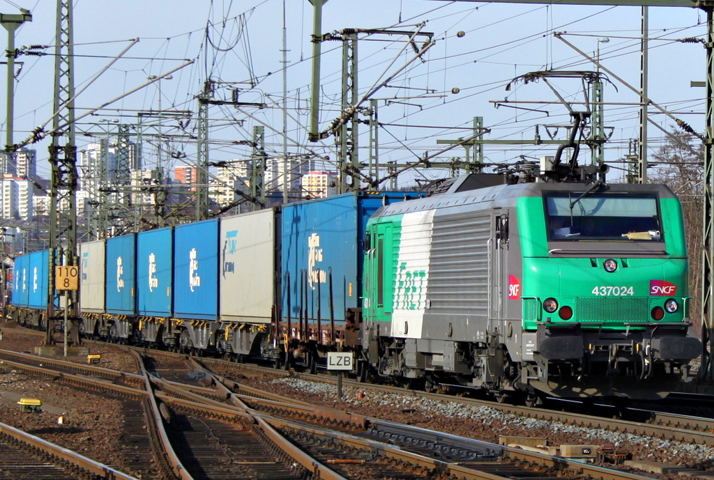 437024  ITL  mit der Blauenwand am 22.02.12 in fulda