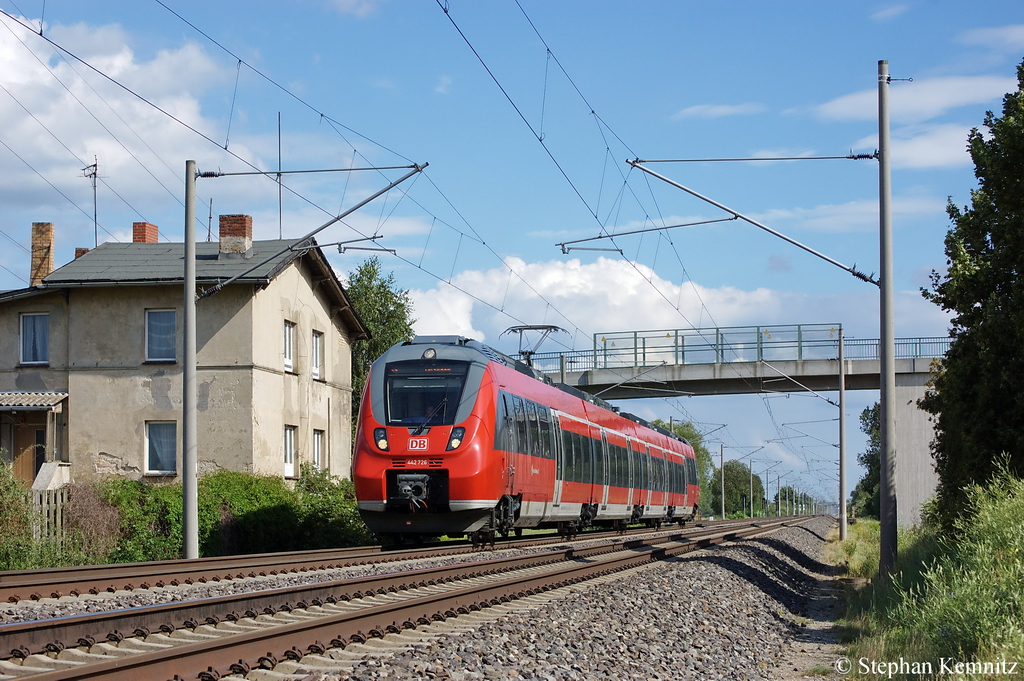 442 226/726 vierteiliger Talent 2 der S-Bahn Nrnberg auf Testfahrt in Vietznitz Richtung Friesack(Mark) unterwegs. Am Zugzielanzeiger stand  S1 Erlangen  :D Netten Gr zurck! 27.07.2011