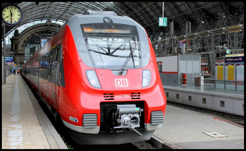 442 286/786 mit 442 280/780 am 26.06.13 in Frankfurt am Main Hbf