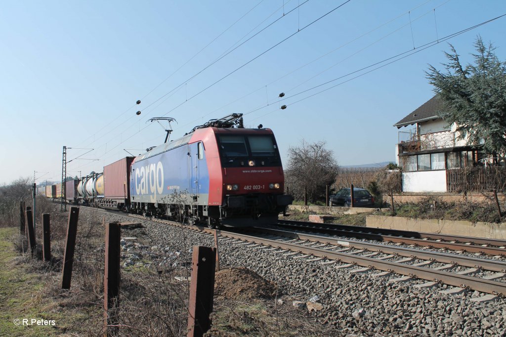 482 003-1 mit Container/Wechselpritschen bei Oestrich - Winkel. 05.03.13