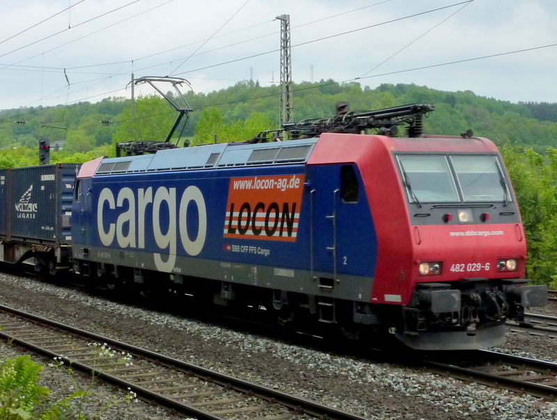 482 029-6 mit Containerzug am 27.05.10 in Jossa