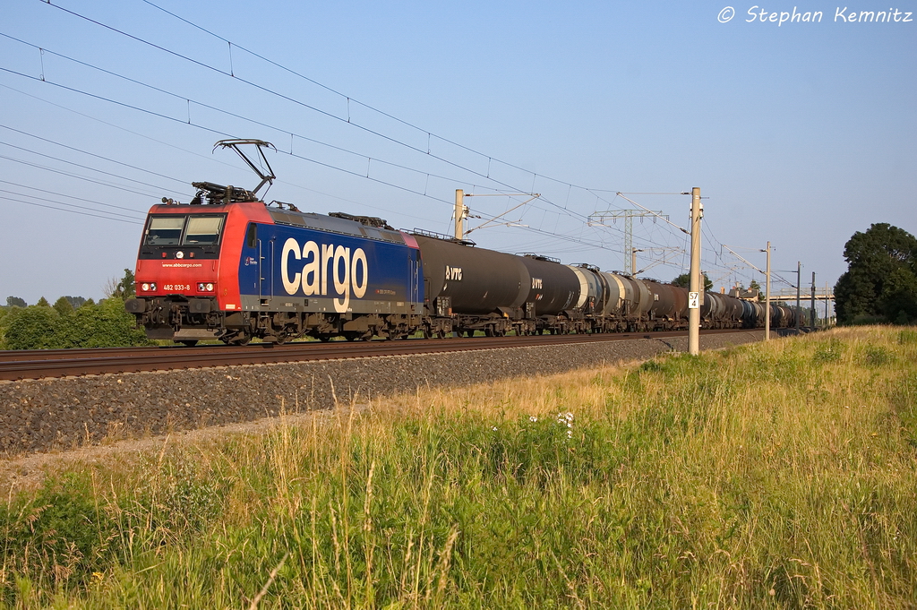 482 033-8 SBB Cargo mit einem Kesselzug  Umweltgefhrdender Stoff, flssig  in Vietznitz und fuhr in Richtung Wittenberge weiter. 08.07.2013