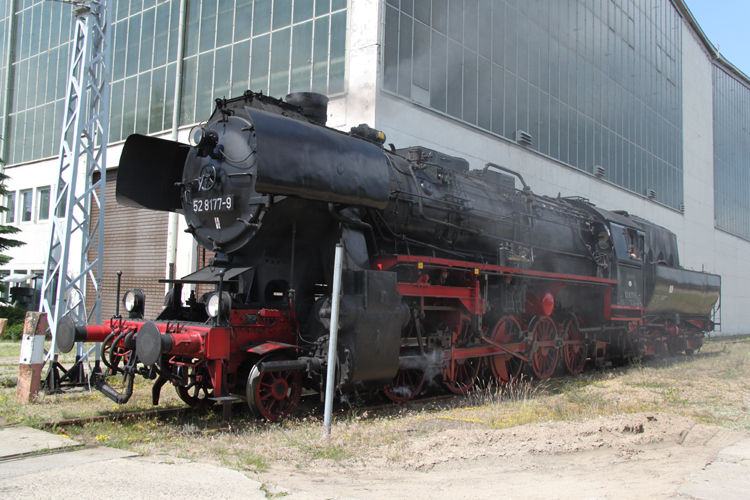 52 8177-9 abgestellt im Bahnwerk Neustrelitz 
(Netinera Werke GmbH)Aufgenommen am 17.06.2011