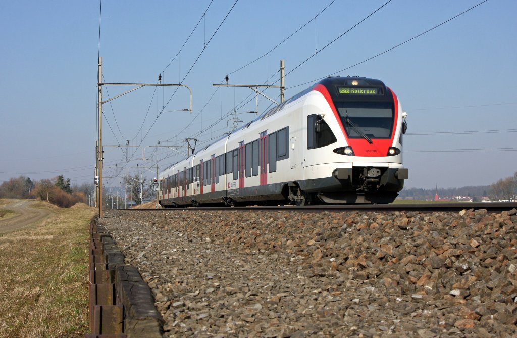 523 036 als S 26 nach Rotkreuz am 12.02.11 zwischen Wohlen und Boswil-Bnzen 