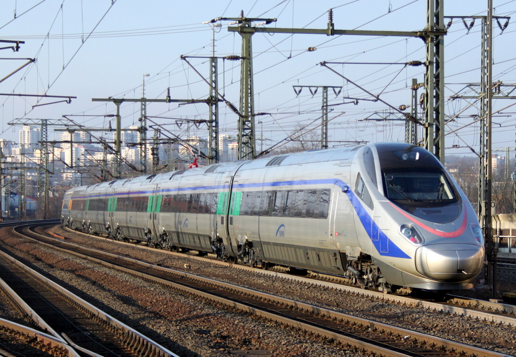 610 111 richtung Kassel unterwegs am 28.01.11 in Fulda