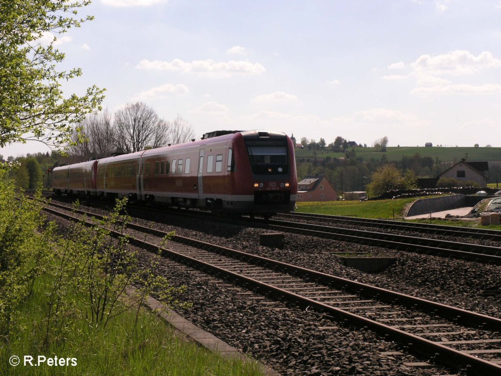 612 059-6 zieht bei Schnfeld den RE3694 nach Gera. 09.05.08