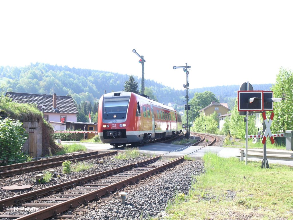 612 153-7 verlsst Trebgast mit einen Re nach Hof. 22.05.10