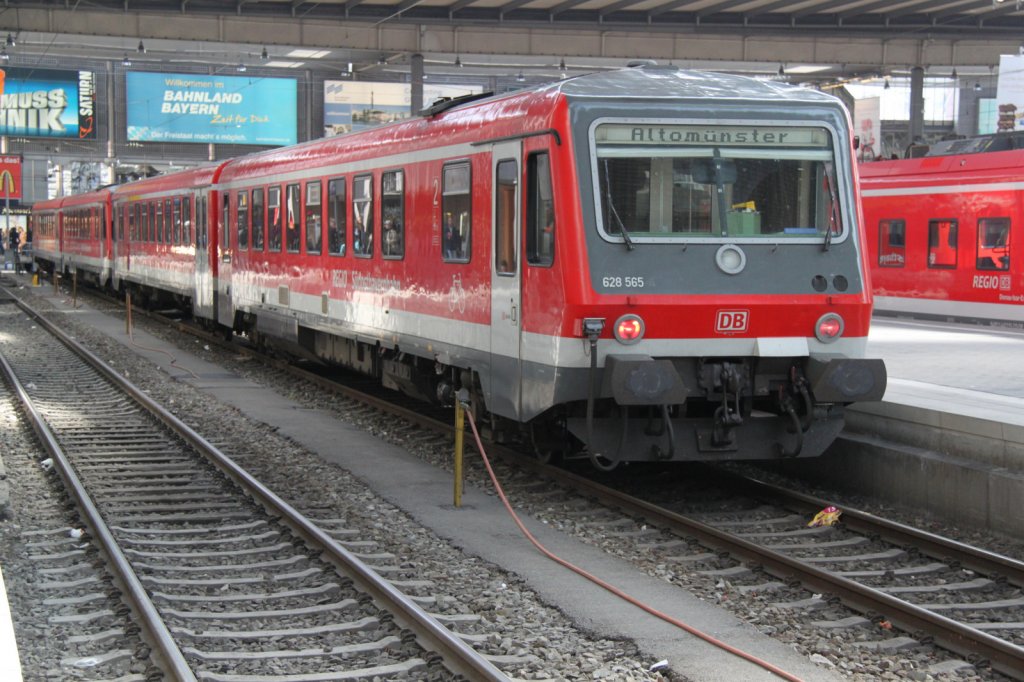 628 565 als S(A)von Mnchen Hbf nach Altomnster kurz nach der Ankunft im Hbf Mnchen.29.03.2012