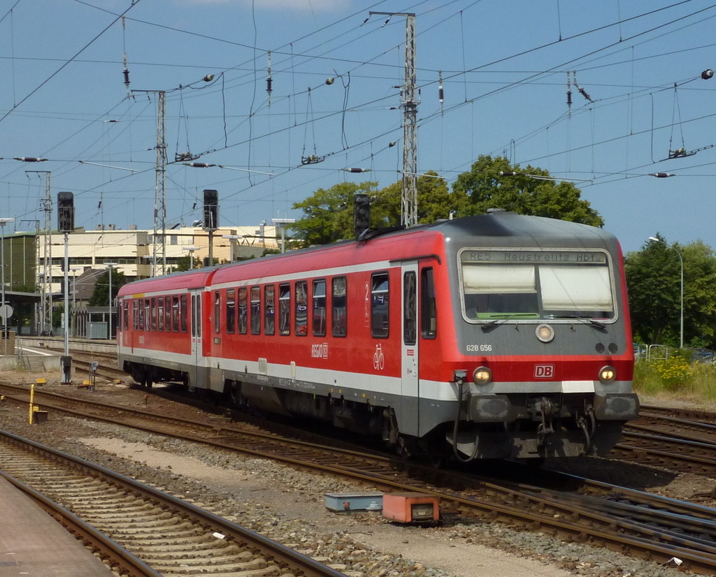 628 656 mit RE nach Neustrelitz am 19.07.10 in Stralsund