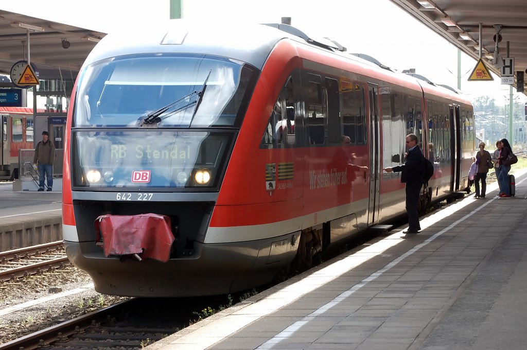 642 227 als RB 36985 Stendal in Braunschweig. 15.09.2010