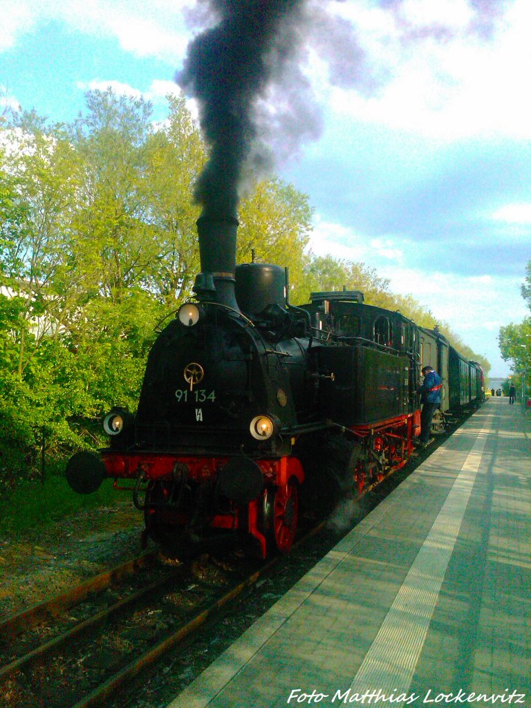 91 134 zusammen mit Der 112 565-7 (DB 202 565-8)im Sonderzugeinsatz Zum Bahnhofsfest in Putbus am 18.5.12+19.5.12 / Hier steht Der Zug Abfahrbereit im Bahnhof Lauterbach Mole am 19.5.12