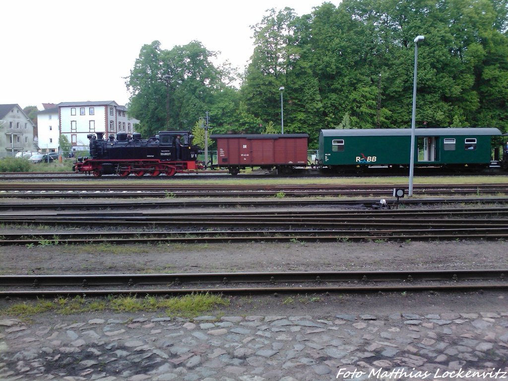 99 4802 ist soeben mit der 251 901 aus Lauterbach Mole wieder in Putbus angekommen am 26.5.13